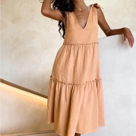 Petal & Pup Erenda Dress Size 6 Tan Tiered Midi Length Dress Pockets Trendy - Picture 1 of 7